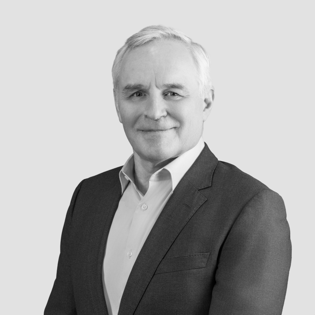 headshot for Andrew Smith, Consultant<br />
Broadfield UK