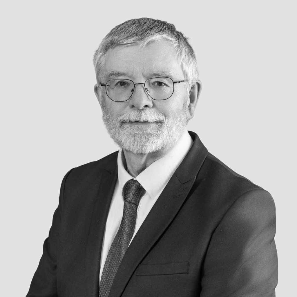 headshot for John Newton, Consultant<br />
Broadfield UK