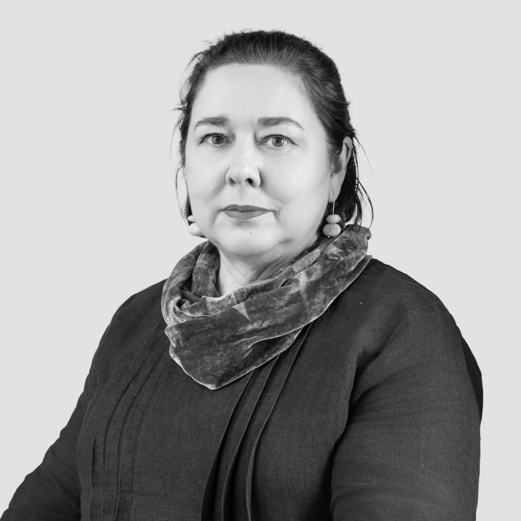 headshot for Karen Kirkham, Consultant<br />
Broadfield UK