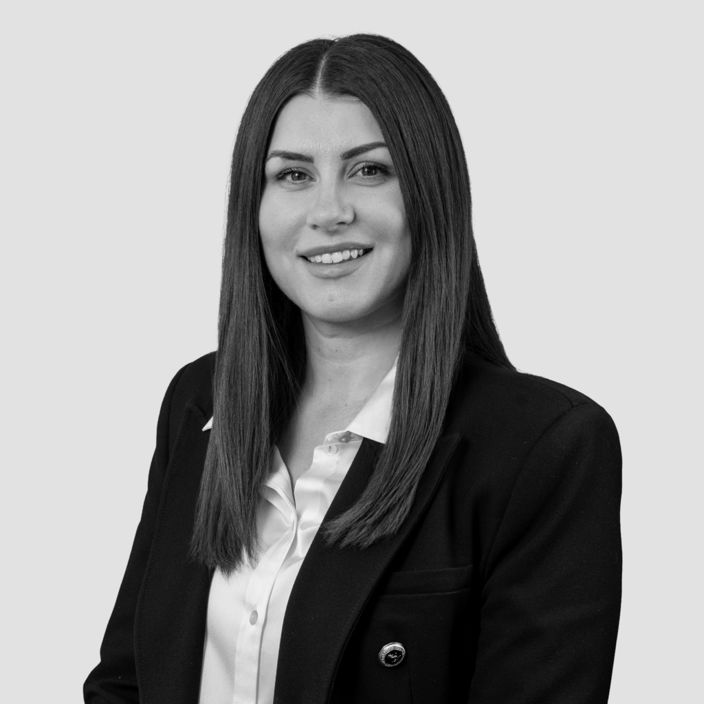 headshot for Katie Lewis, Partner<br />
Broadfield UK