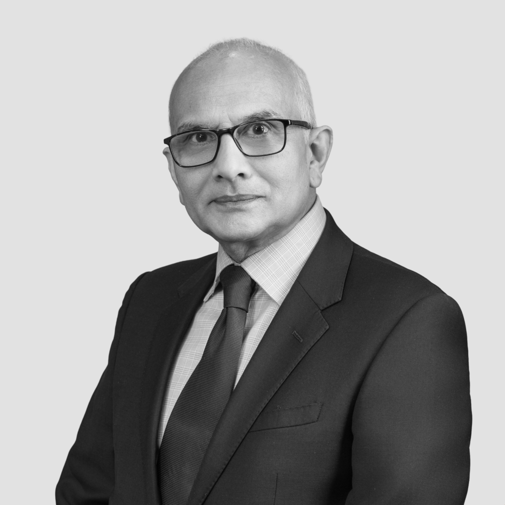 headshot for Sajjad Khan, Consultant<br />
Broadfield UK