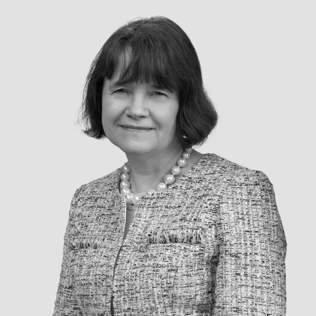 headshot for Susan Johnson, Consultant<br />
Broadfield UK