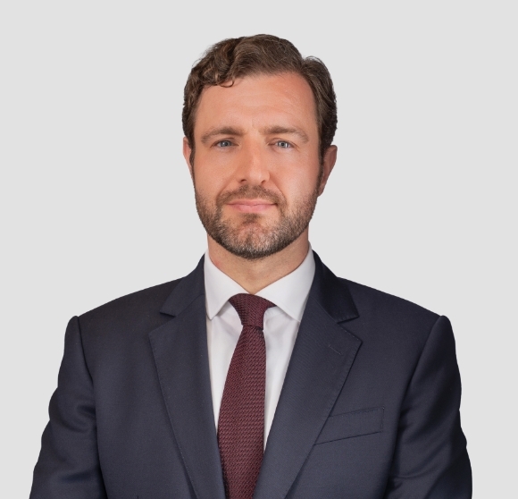 headshot for Gordon Davidson, Co-Head of Mergers & Acquisitions (M&A), Partner, Broadfield Asia